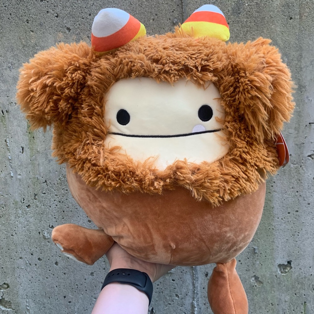 candy corn benny 12” halloween squishmallow